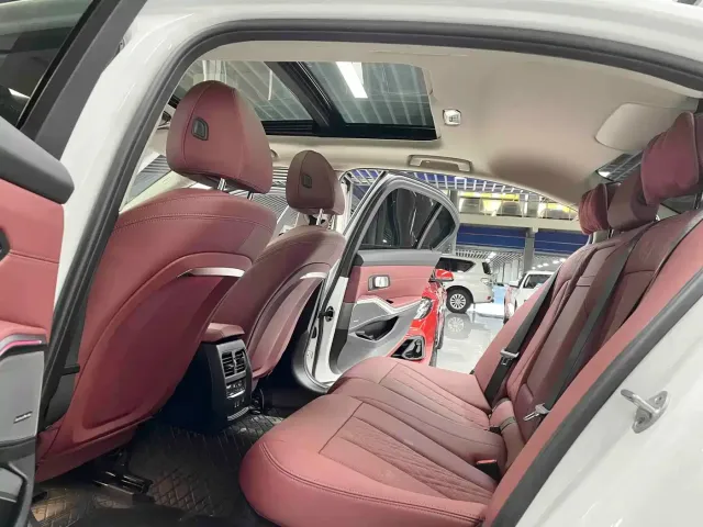 BMW 3 Series — Фото автомобиля 5
