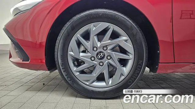 Hyundai Avante CN7 — Фото автомобиля 5