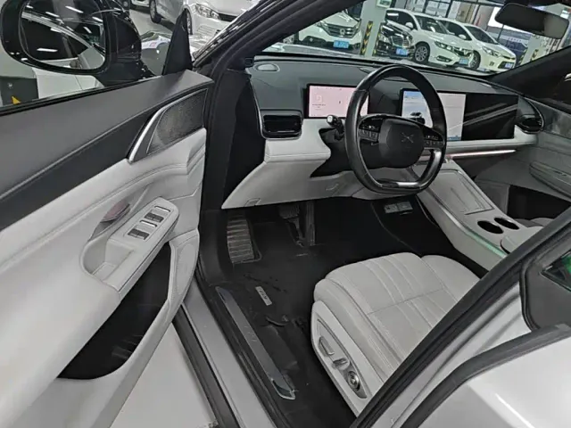 Xpeng G9 — Фото автомобиля 15