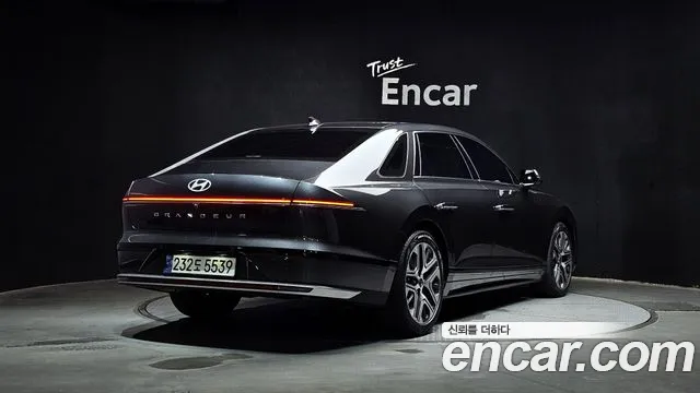 Hyundai Grandeur Grandeur (GN7) — Фото автомобиля 2