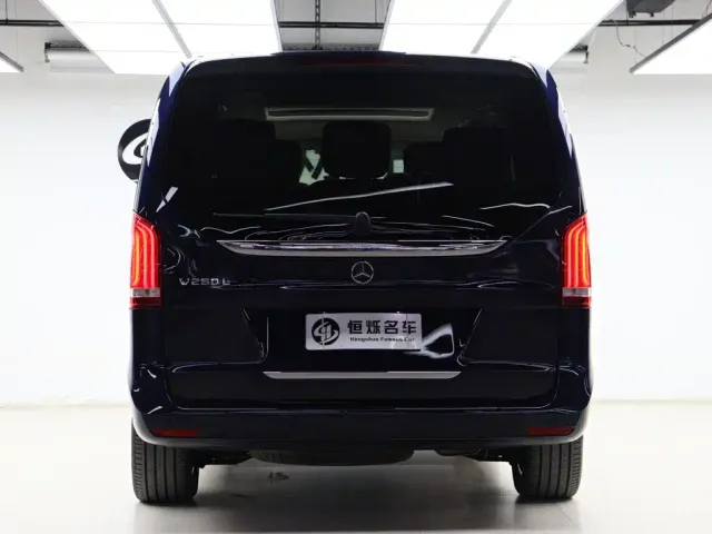 Mercedes-Benz V-Class — Фото автомобиля 29
