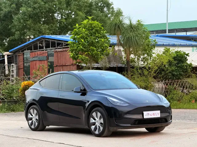 Tesla Model Y 2022 Facelift Rear-Wheel Drive Version — Фото автомобиля 3