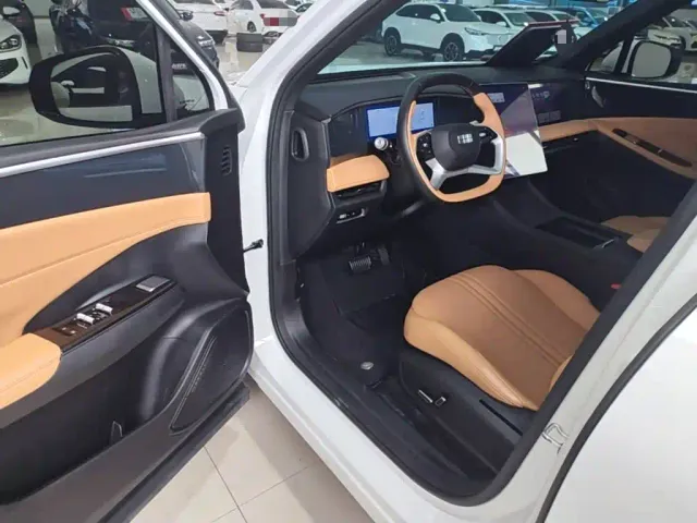 Geely Galaxy L7 — Фото автомобиля 15