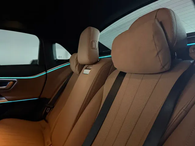 Mercedes-Benz E-Class — Фото автомобиля 13