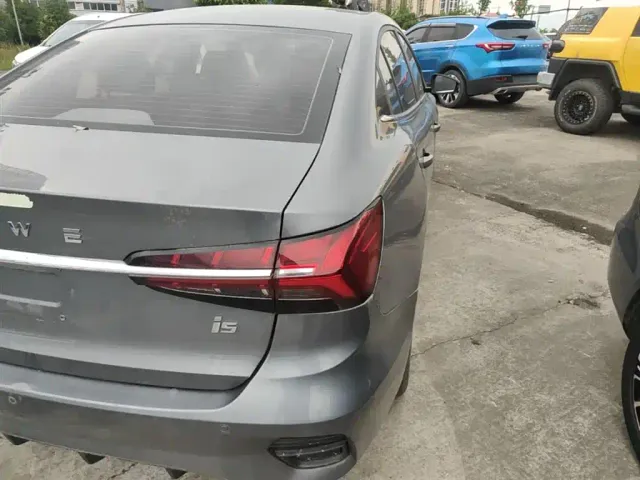 Roewe i5 — Фото автомобиля 7
