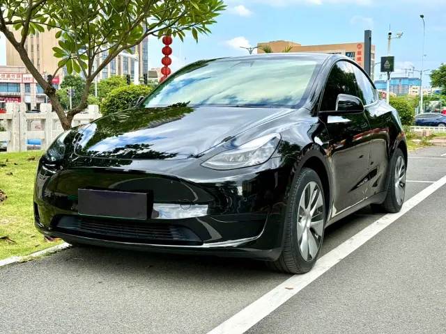 Фотография автомобиля — Tesla Model Y