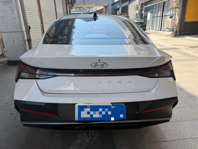 Hyundai Elantra — Фото автомобиля 4