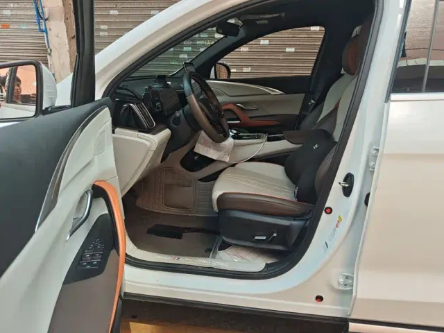 BYD Song Pro — Фото автомобиля 12