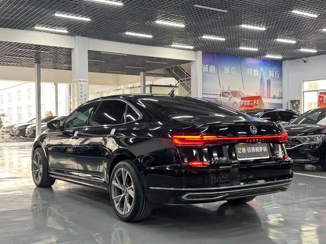 Volkswagen Passat — Фото автомобиля 7