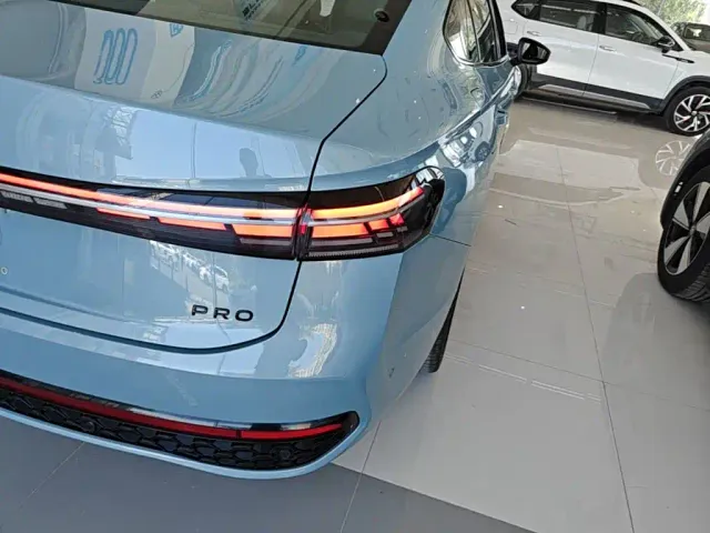 Volkswagen Passat — Фото автомобиля 23