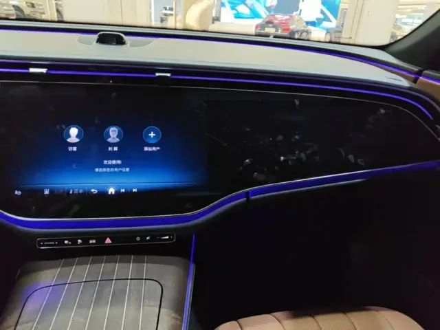 Mercedes-Benz E-Class — Фото автомобиля 12