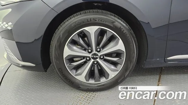 Kia K8 Hybrid — Фото автомобиля 5