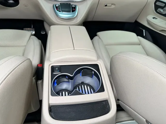 Mercedes-Benz V-Class — Фото автомобиля 25