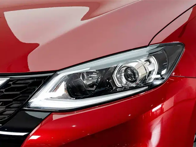 Nissan Tiida — Фото автомобиля 4