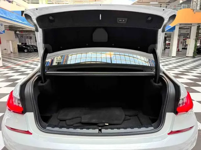 BMW BMW 3 Series 2022 320Li M Sport Package — Фото автомобиля 17