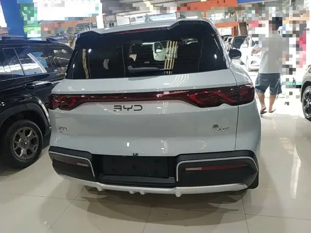 BYD Yuan UP — Фото автомобиля 5