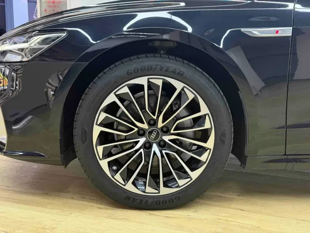 Audi A7L — Фото автомобиля 5