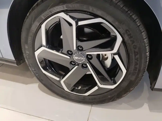 BYD Seal 06 DM-i Touring — Фото автомобиля 11