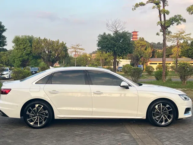 Audi A4L — Фото автомобиля 4