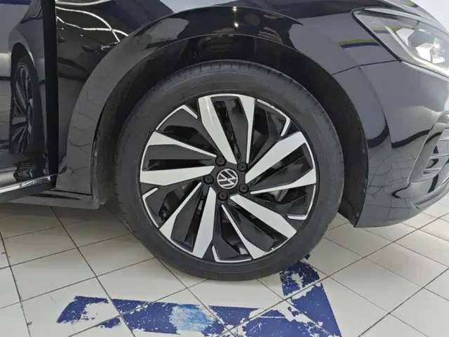 Volkswagen Passat — Фото автомобиля 6