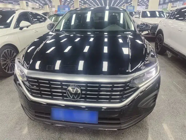 Volkswagen Passat — Фото автомобиля 2