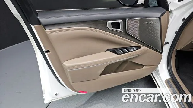 Kia K8 Hybrid — Фото автомобиля 24