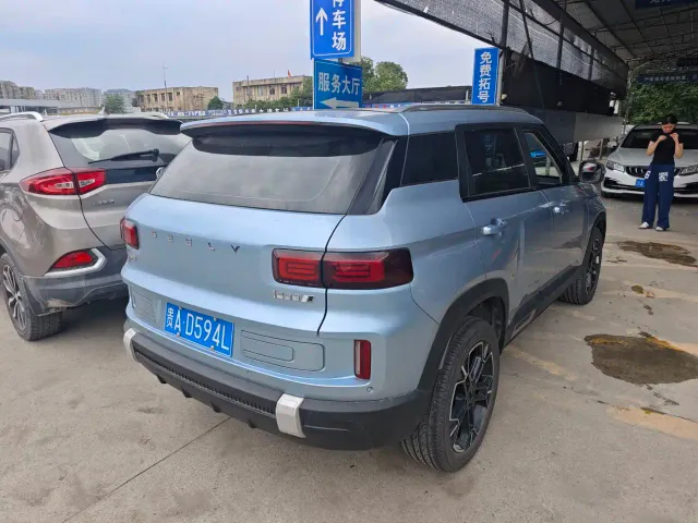 Geely ICON — Фото автомобиля 8