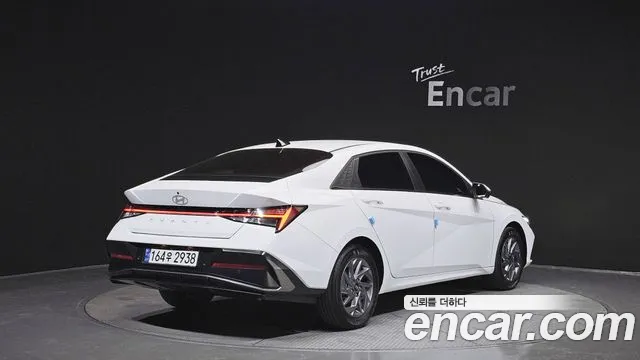Hyundai AVANTE Inspiration — Фото автомобиля 2