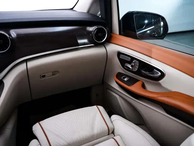 Mercedes-Benz V-Class — Фото автомобиля 25