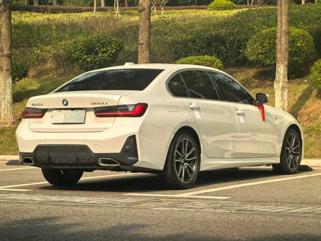 BMW 3 Series — Фото автомобиля 14
