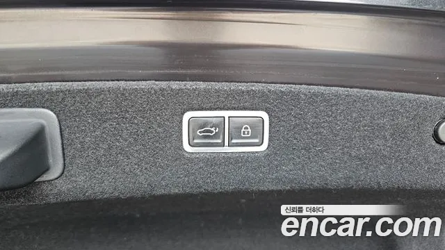 Genesis G90 Бензин 3.5 турбо AWD — Фото автомобиля 24