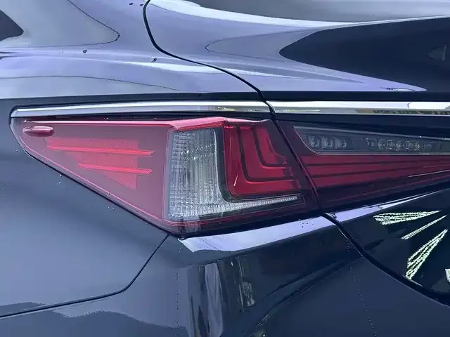 Lexus ES — Фото автомобиля 18