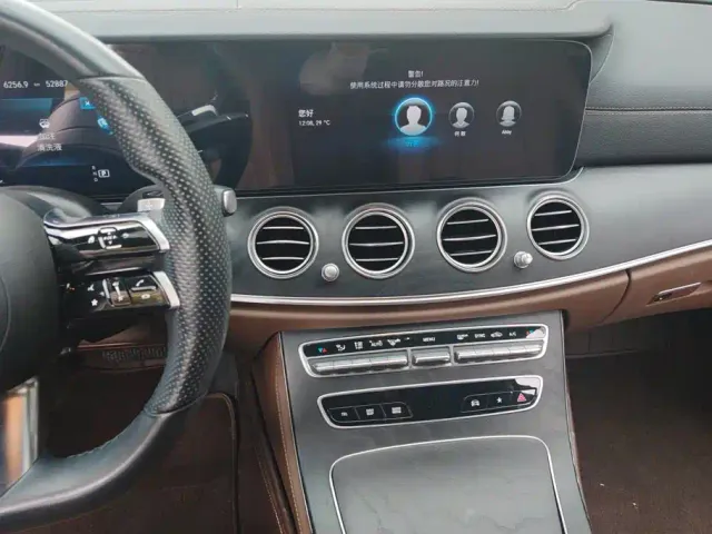 Mercedes-Benz E-Class — Фото автомобиля 13