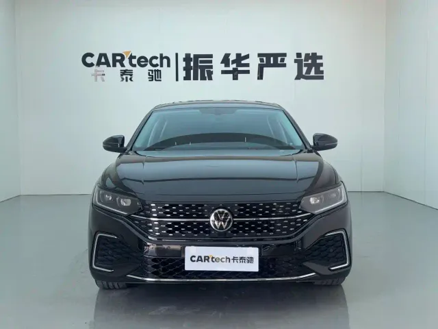 Volkswagen Passat — Фото автомобиля 2