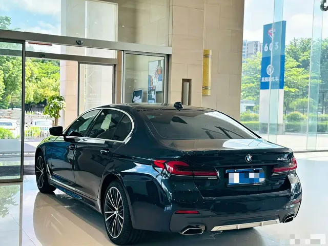 BMW 5 Series — Фото автомобиля 7
