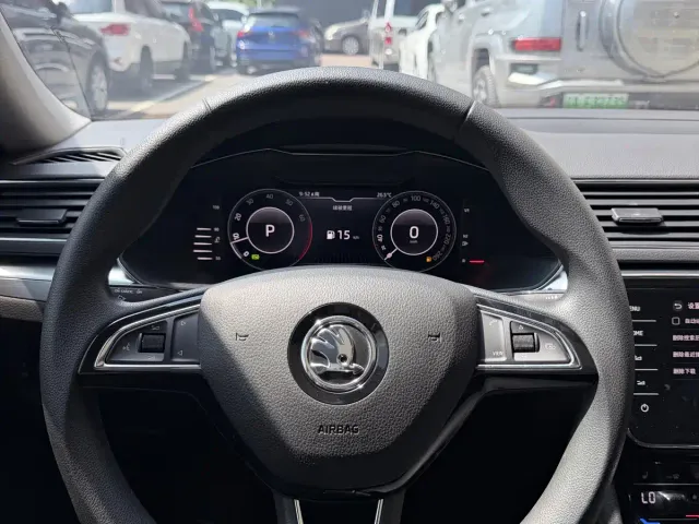 Skoda Superb — Фото автомобиля 13