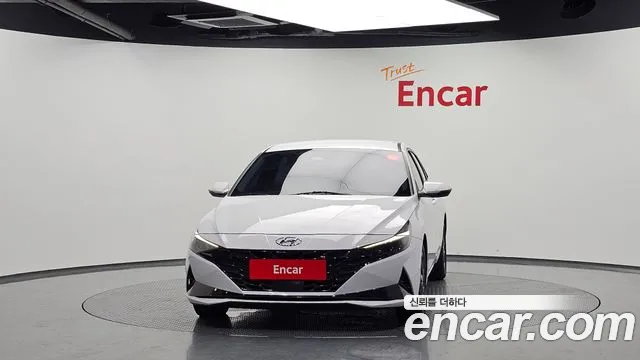 Hyundai AVANTE — Фото автомобиля 3