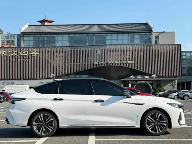 Chery Arrizo 8 — Фото автомобиля 4