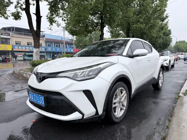 Фотография автомобиля — Toyota C-HR