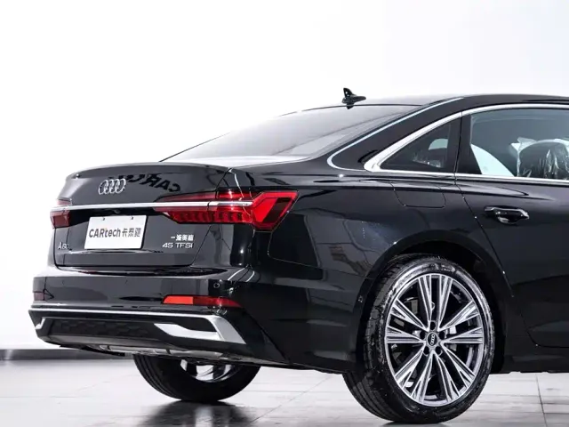 Audi A6L — Фото автомобиля 9