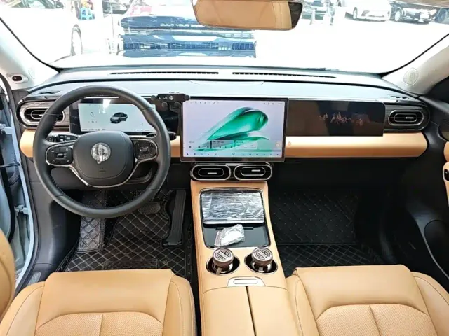 Leapmotor C11 — Фото автомобиля 9