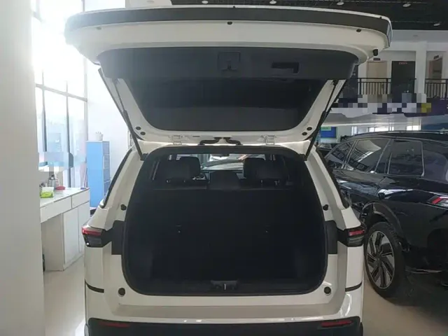 Toyota BoZhi 3X — Фото автомобиля 18