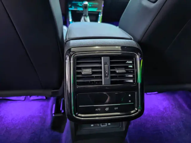 Volkswagen Passat — Фото автомобиля 10