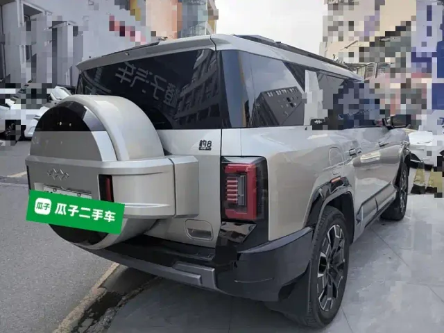 Fang Cheng Bao Leopard 8 2025 Zhiyong Flagship 7-Seater — Фото автомобиля 6