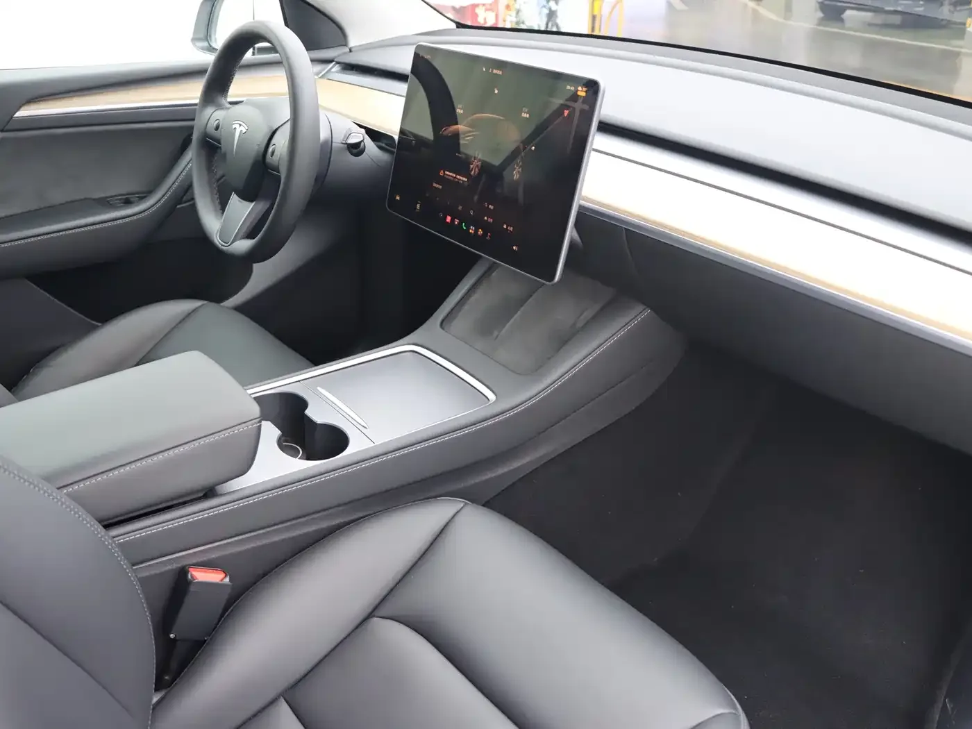 Tesla Model Y 2022 Facelift Rear-Wheel Drive Version — Фото автомобиля 9