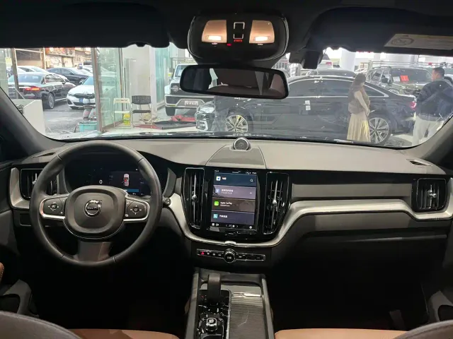 Volvo XC60 — Фото автомобиля 5
