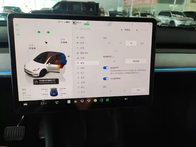 Tesla Model Y — Фото автомобиля 12