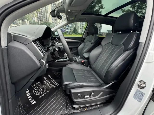 Audi Q5L — Фото автомобиля 5