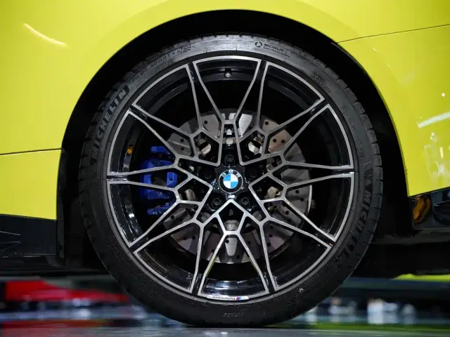 BMW M4 — Фото автомобиля 9