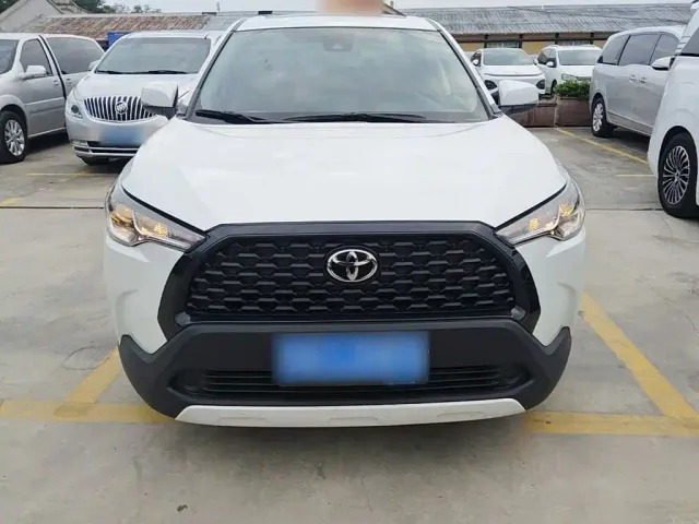 Toyota Corolla Cross — Фото автомобиля 2